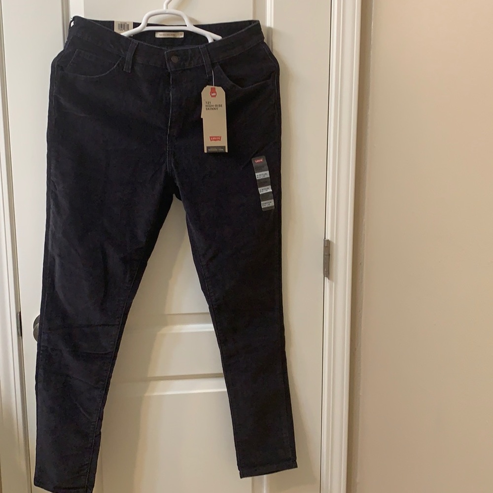 Levi’s 721 High Rise Skinny Corduroy Jeans, Black Sze 32